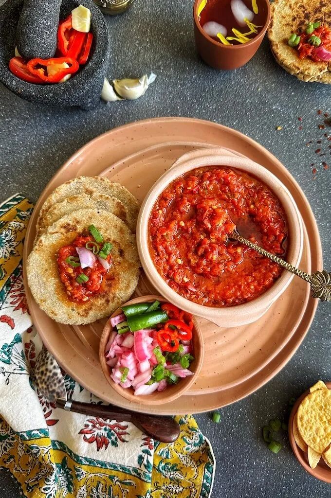 Bajre Ki Roti with Lehsun Chutney
